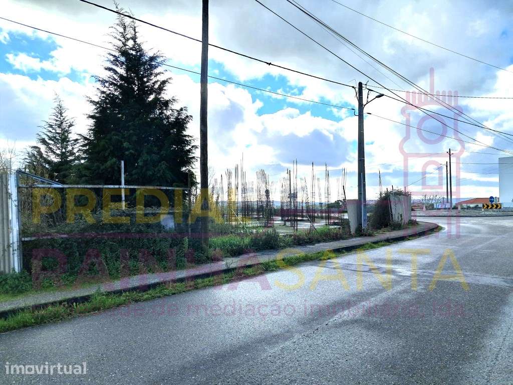 Terreno para construção de quatro moradias em banda, Cernache - Grande imagem: 2/9