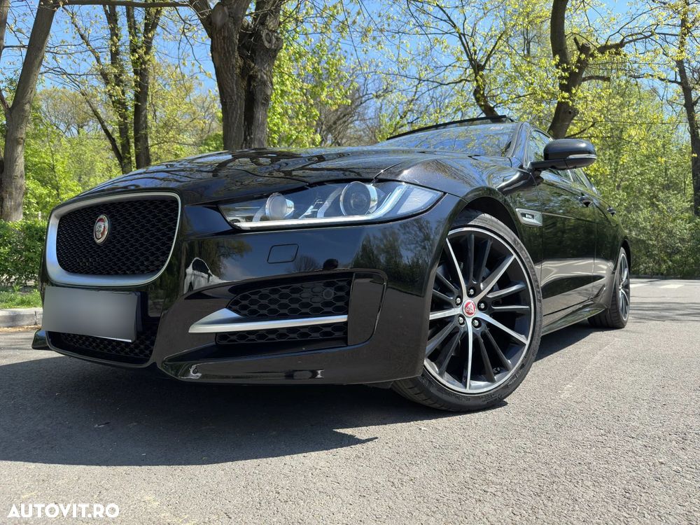 Jaguar XE 2.0 Portfolio - 8