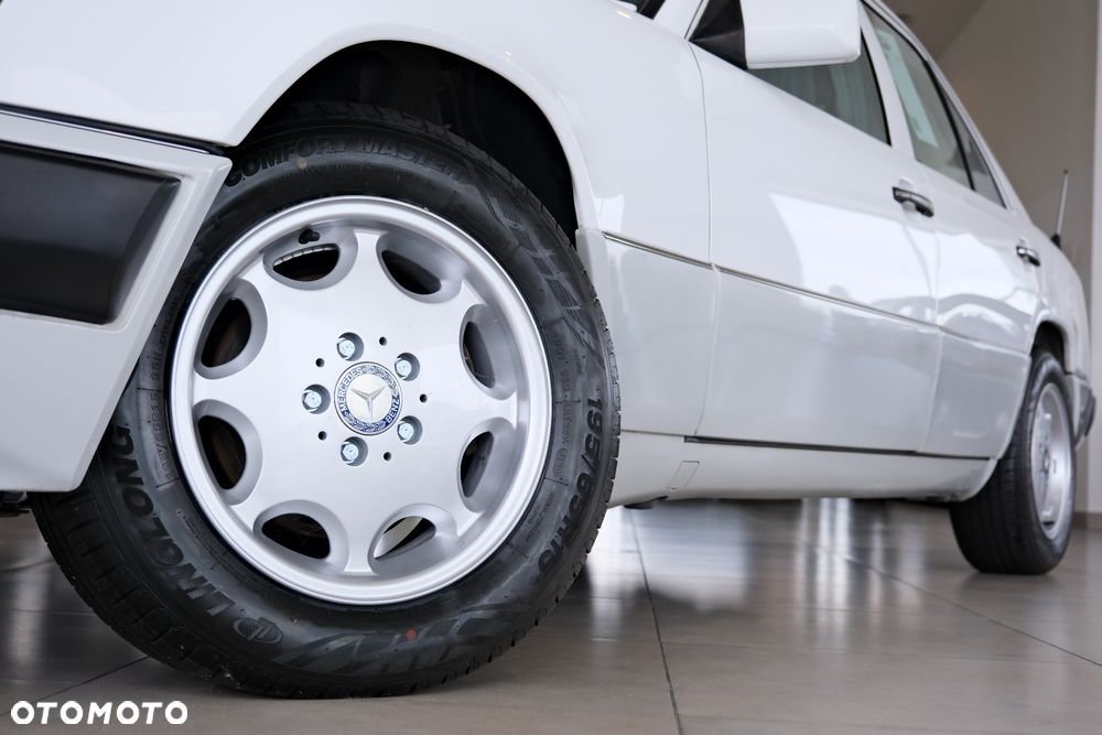 Mercedes-Benz W124 (1984-1993) - 21