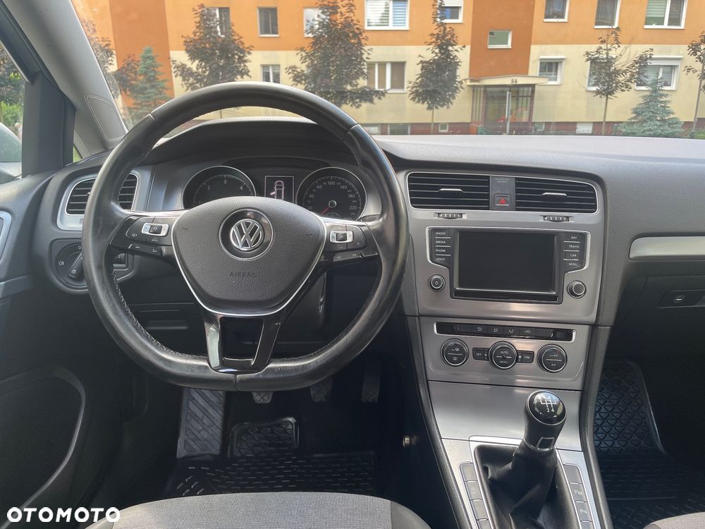 Volkswagen Golf 1.6 TDI BMT Comfortline - 19