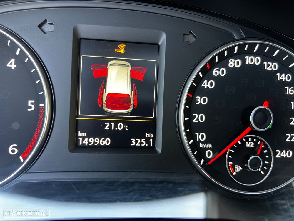 VW Sharan 2.0 TDI Blue Highline DSG - 20