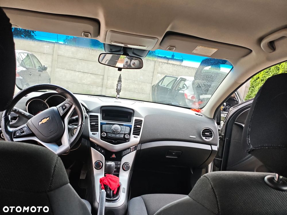 Chevrolet Cruze 1.6 LS - 6