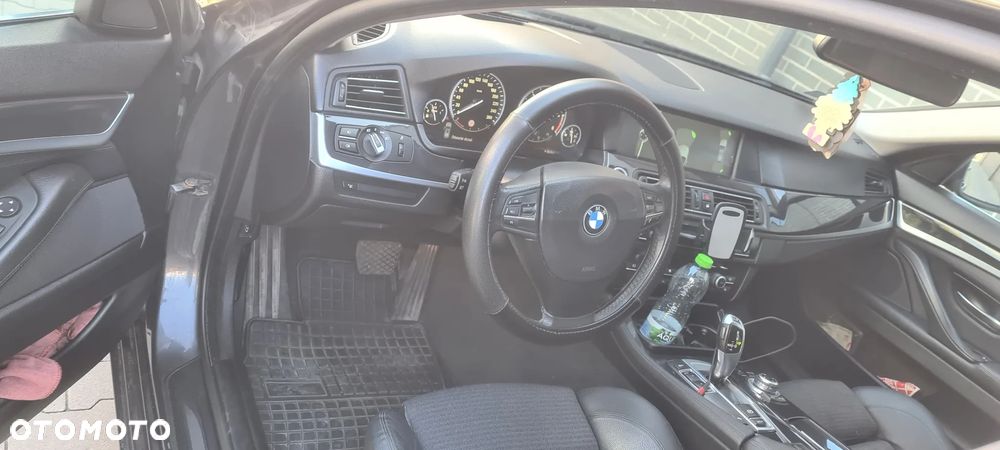 BMW Seria 5 525d - 6