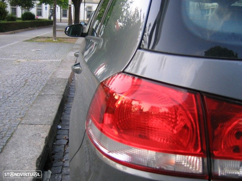 VW Golf 2.0 TDi Confortline - 10