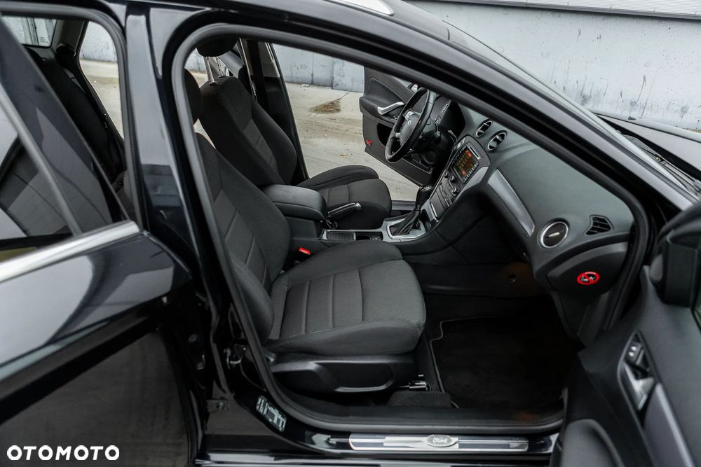 Ford Mondeo - 26