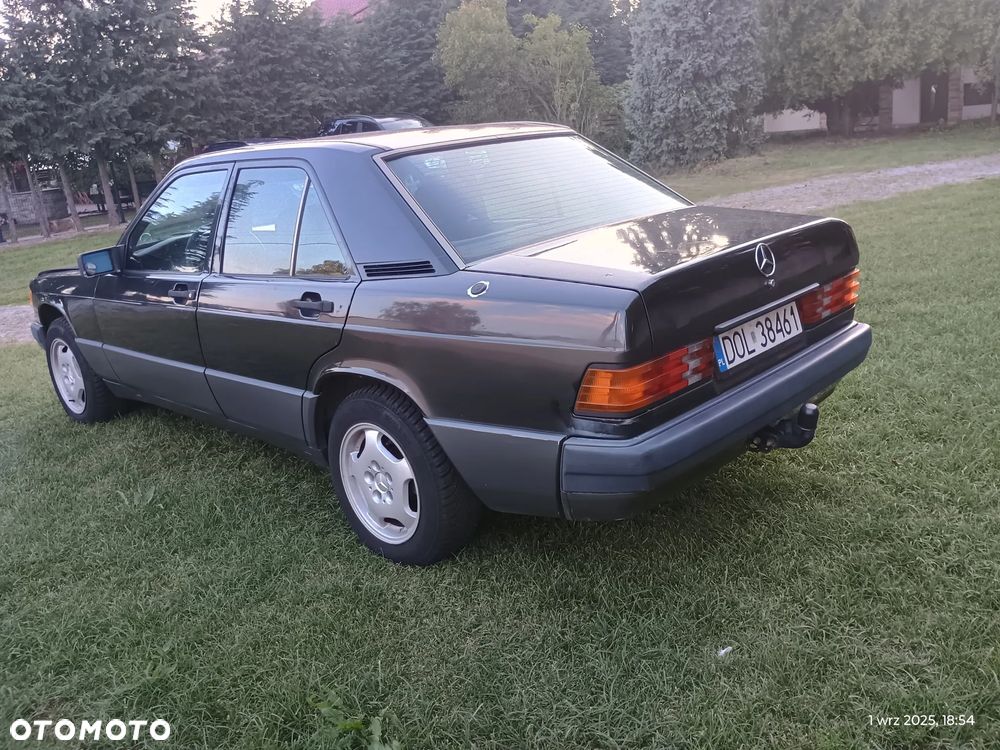 Mercedes-Benz W201 (190) - 6