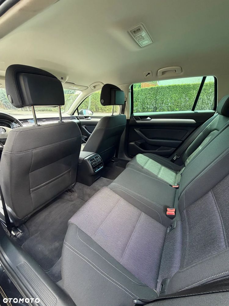 Volkswagen Passat 2.0 TDI (BlueMotion Technology) DSG Comfortline - 12