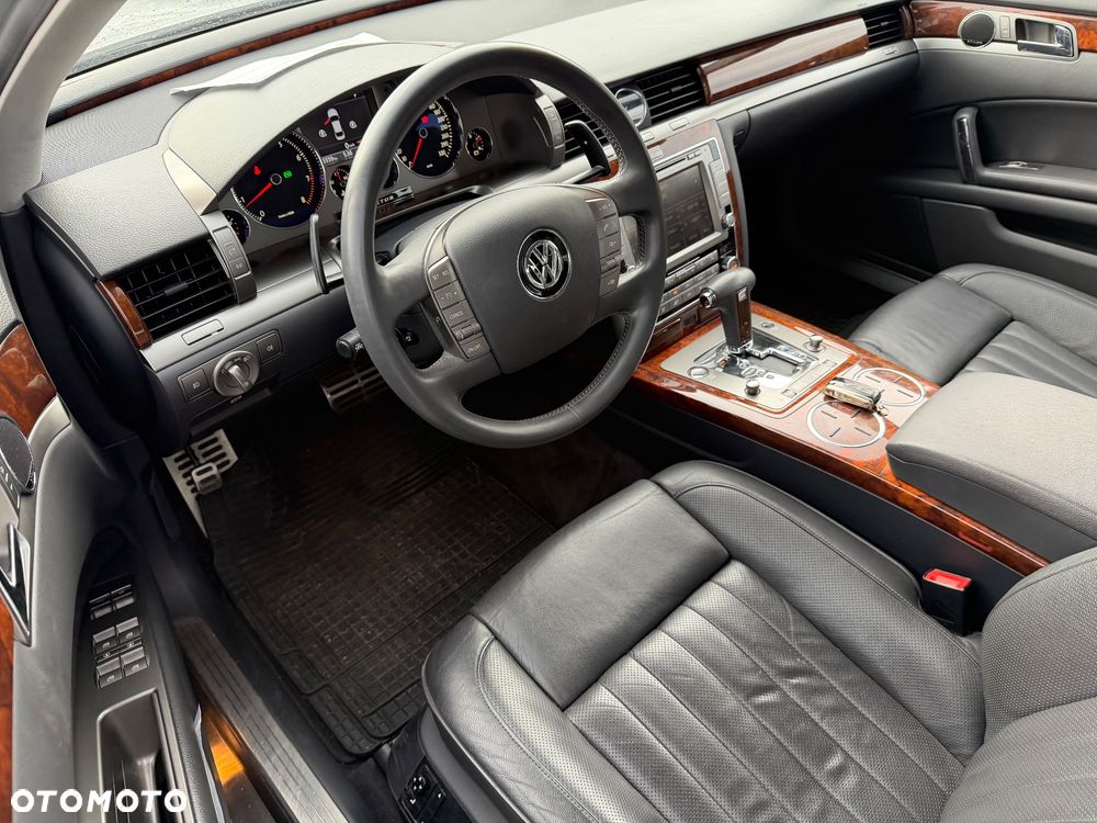 Volkswagen Phaeton 4.2 V8 4MOTION Automatik (5 Sitzer) - 39
