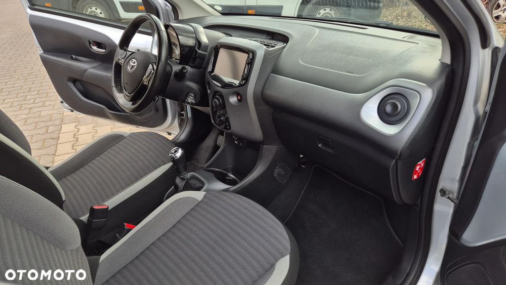 Toyota Aygo x-play - 20