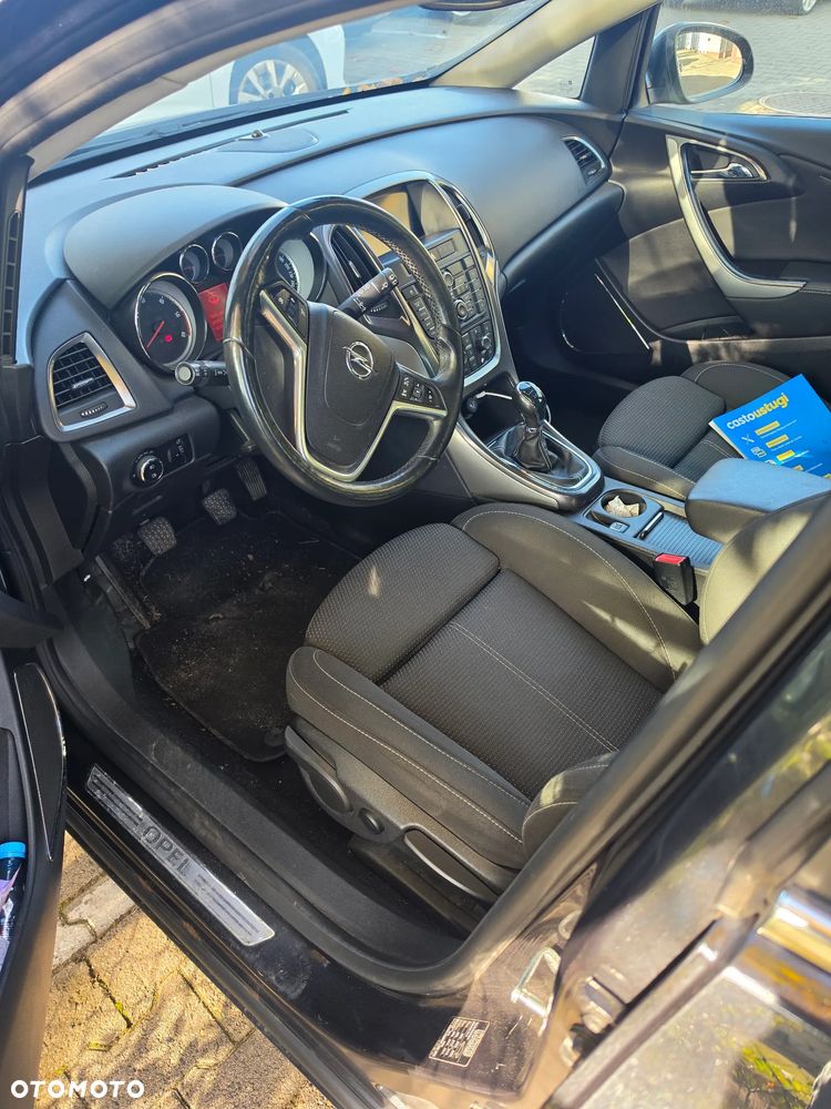 Opel Astra 2011 photo 5