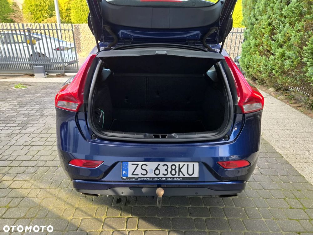 Volvo V40 D4 Drive-E Ocean Race - 17