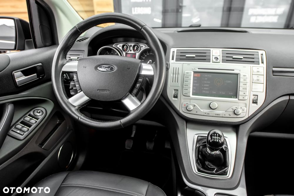Ford Kuga 2.5 4x4 Titanium - 24