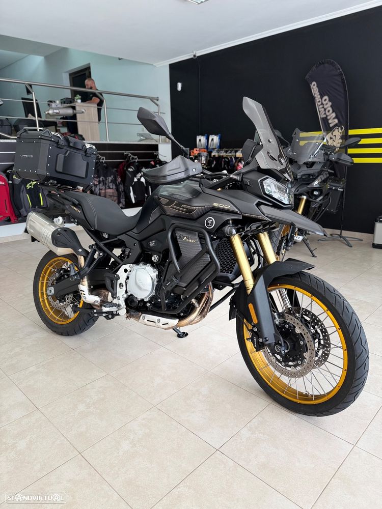 Voge 900DSX - 1