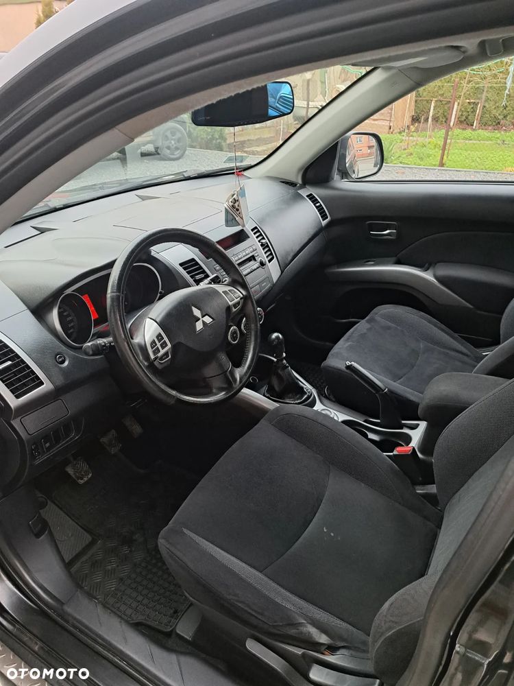 Mitsubishi Outlander 2.0 DI-D 4WD Intense - 9