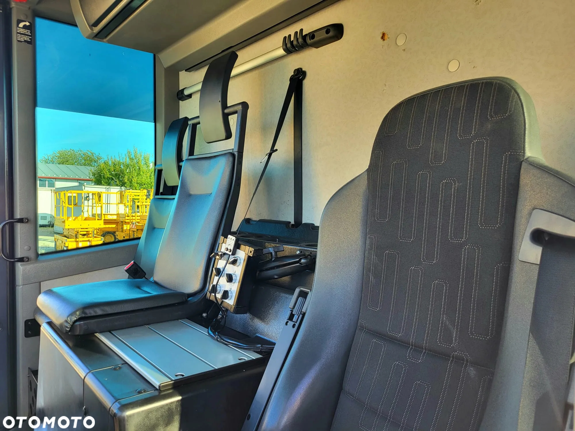 Mercedes-Benz ECONIC 2630 6X2 dwukomorowa - 7