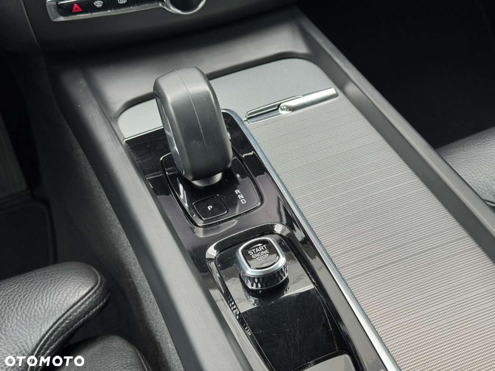 Volvo XC 60 - 30