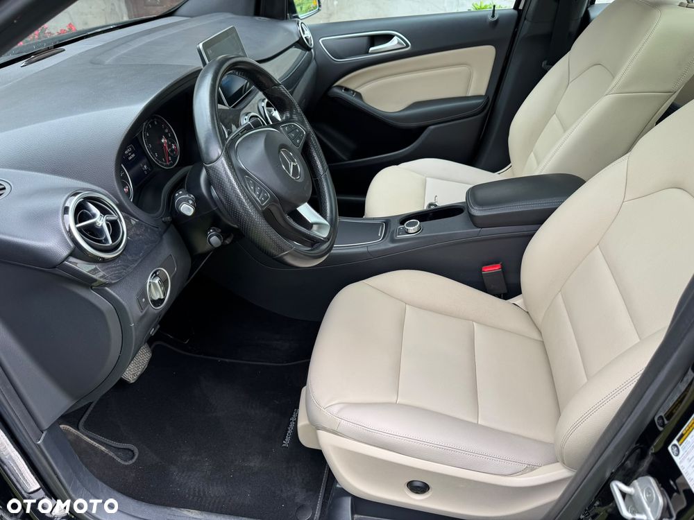 Mercedes-Benz Klasa B 250 4Matic 7G-DCT UrbanStyle Edition - 26