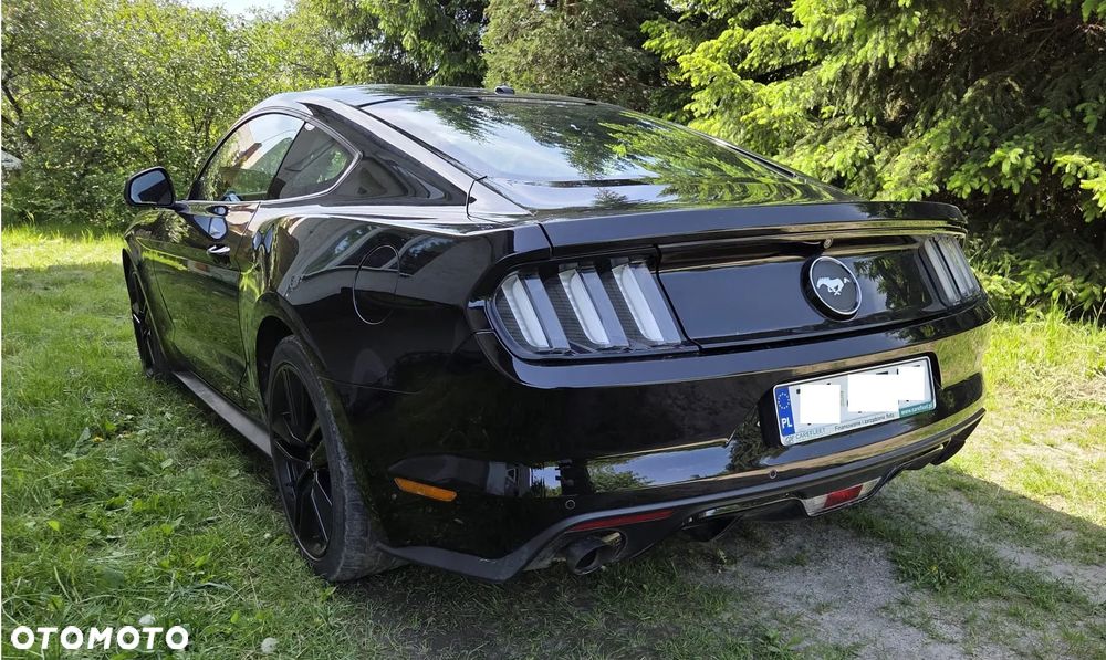 Ford Mustang - 4