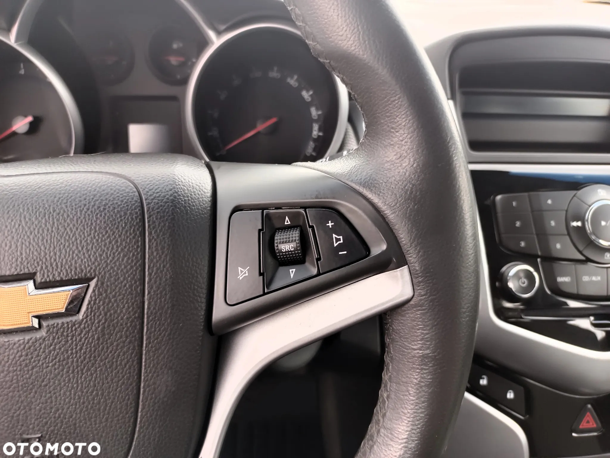 Chevrolet Cruze 1.6 LS - 25