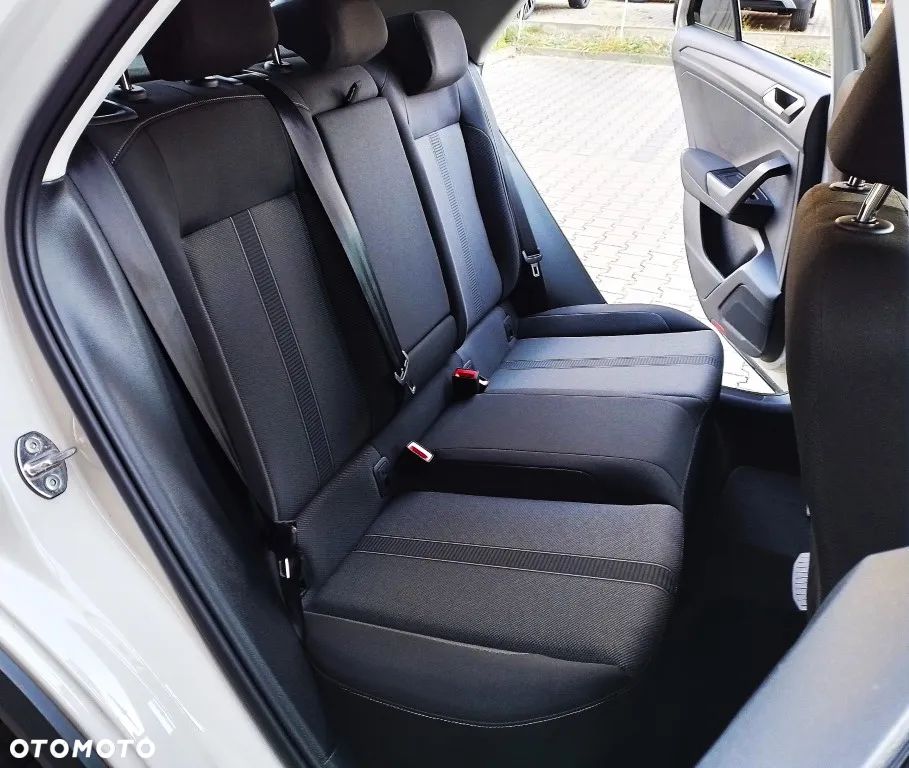 Volkswagen T-Roc - 31