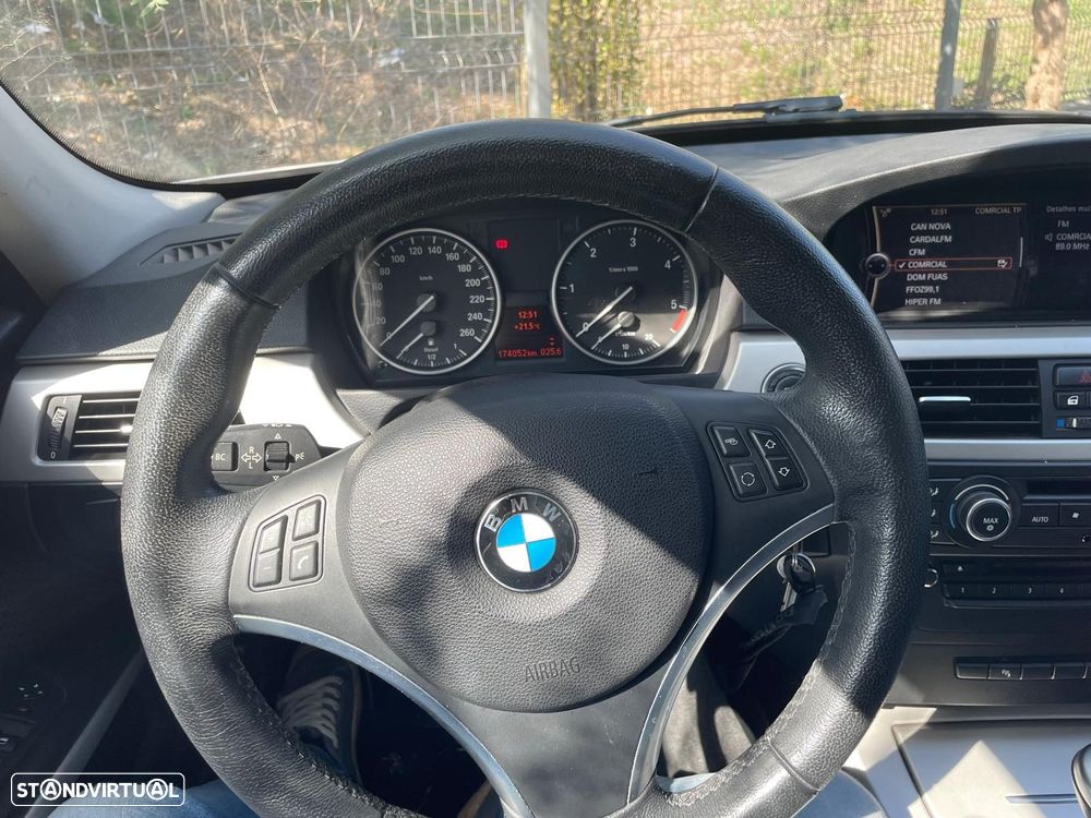 BMW 318 d Navigation — fotografia 10