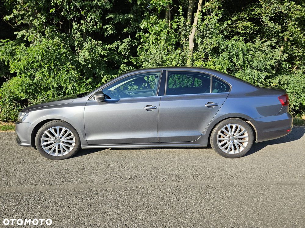Volkswagen Jetta - 26