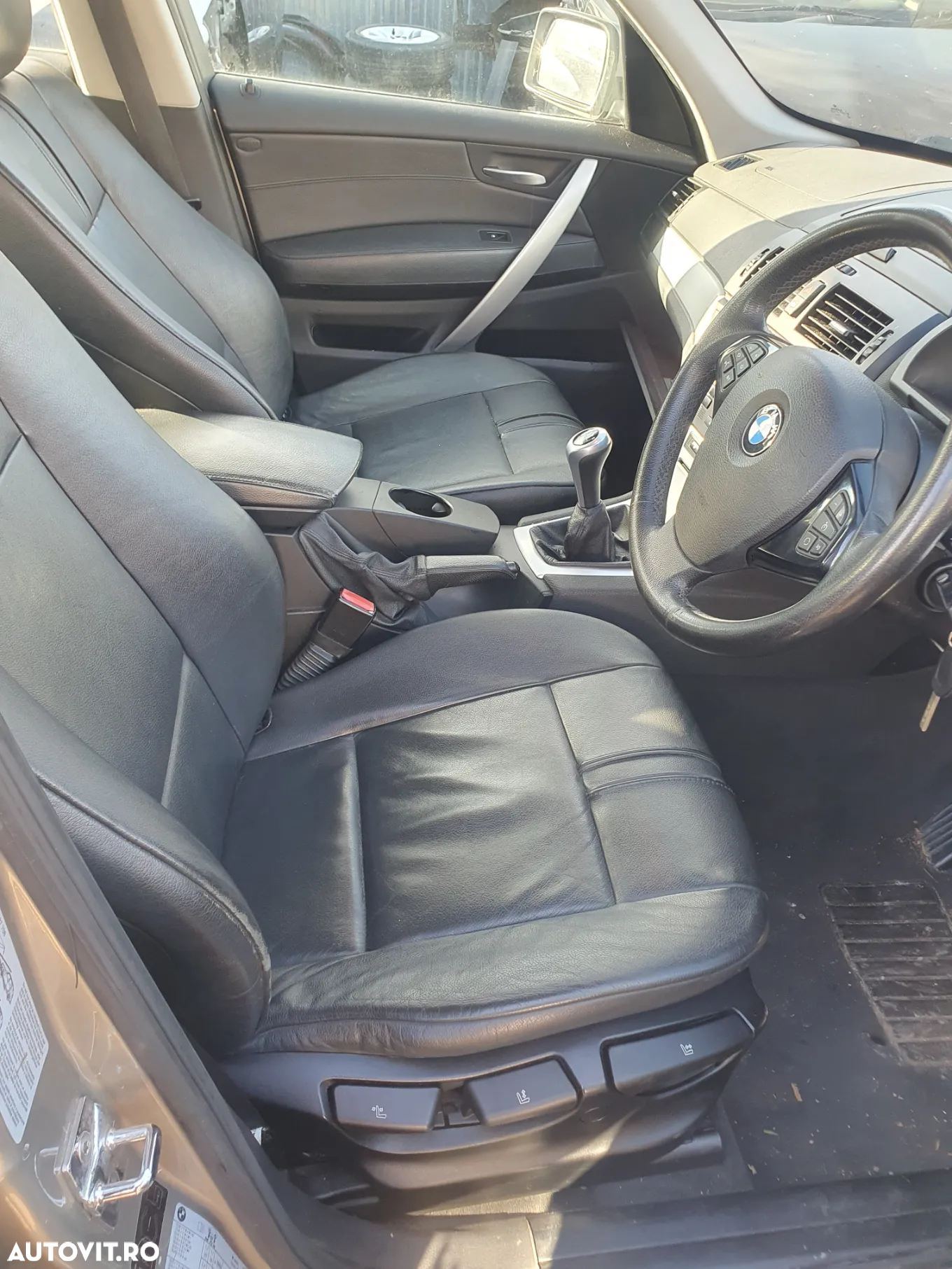 Dezmembrez BMW X3 E83 facelift an 2007 motor 2.0 tdi 110 kw 150 cp tip 204D4 M47 interior complet din piele scaune fata bancheta spate ansamblu cui carlig remorcare bara fata spate stop stopuri led airbag volan  oglinda oglinzi portiera stanga dreapta - 4