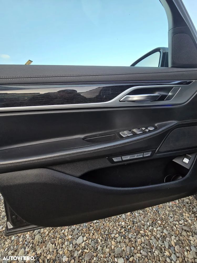 BMW Seria 7 740d xDrive - 13