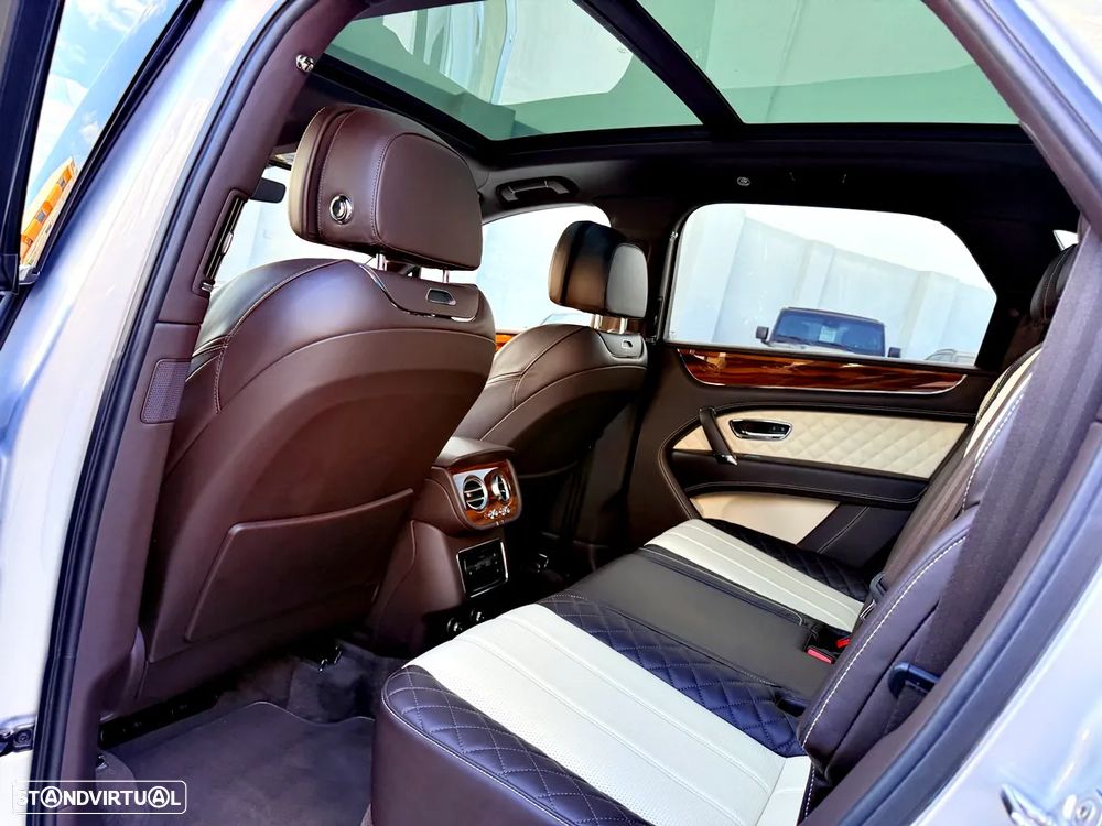 Bentley Bentayga V8 - 38
