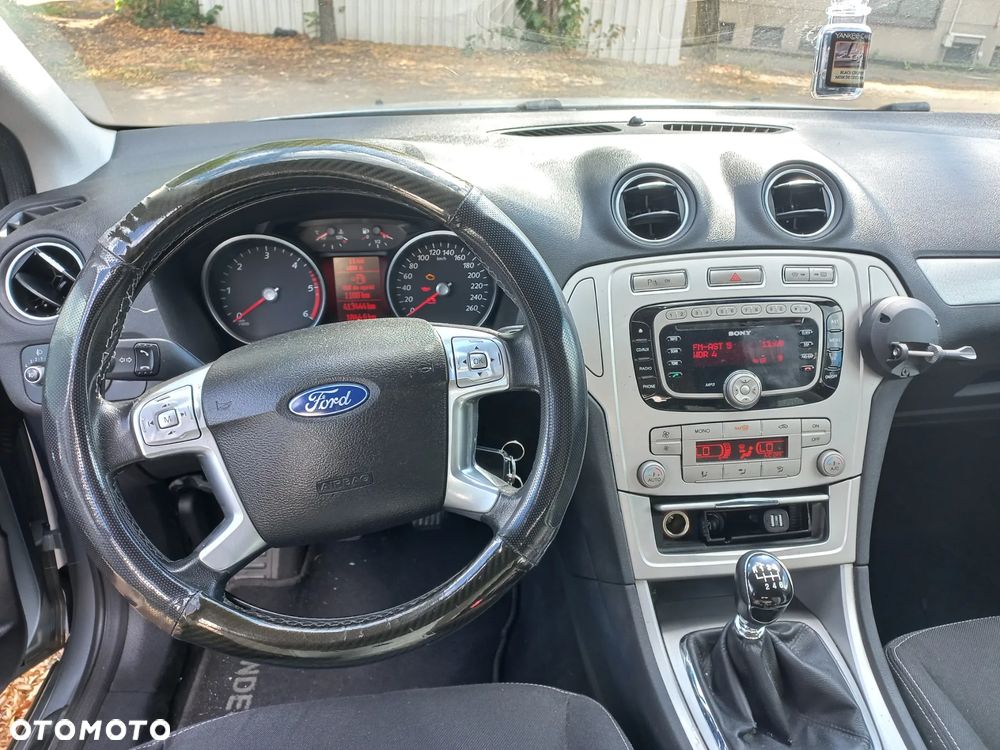 Ford Mondeo 2.0 TDCi Ambiente - 1