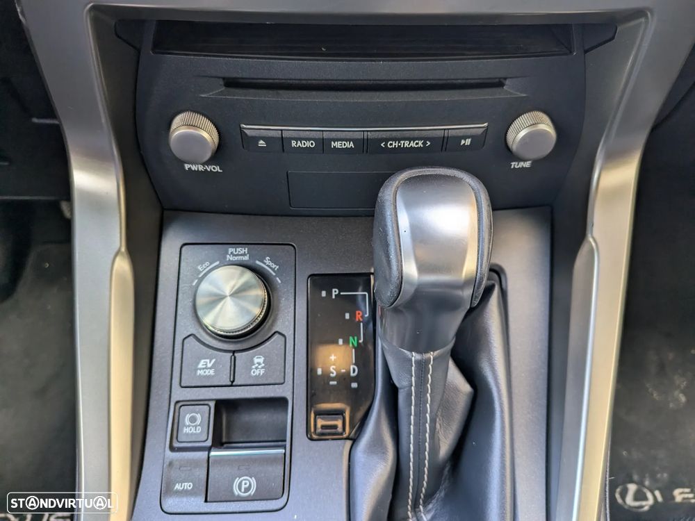 Lexus NX 300h Executive+ - 19