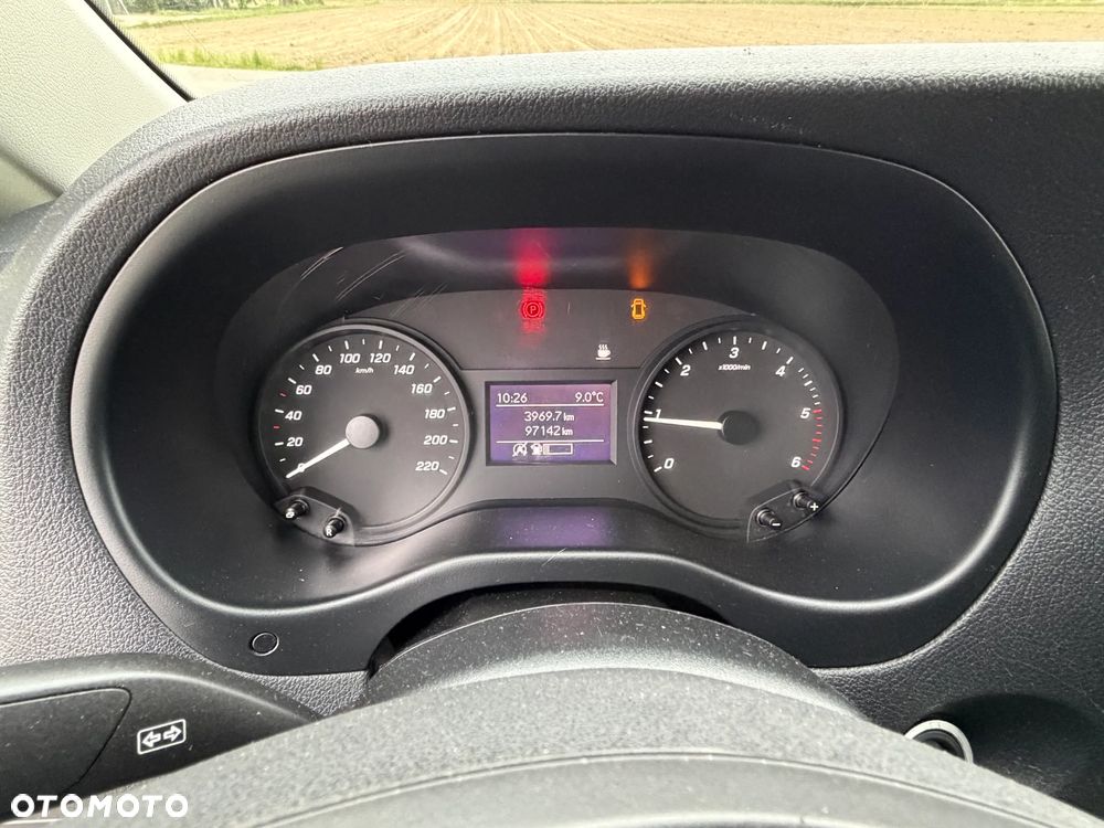 Mercedes-Benz VITO - 11