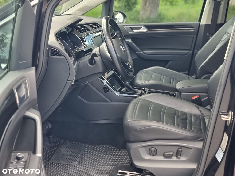 Volkswagen Touran 1.6 TDI SCR (BlueMotion Technology) DSG Comfortline - 16