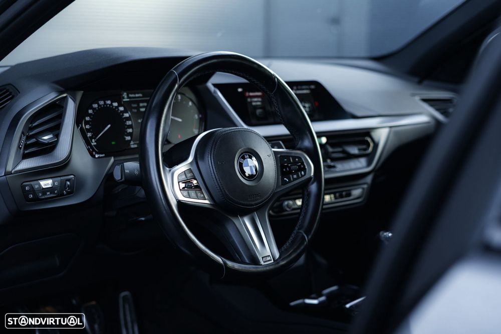 BMW 116 d Pack Desportivo M - 54