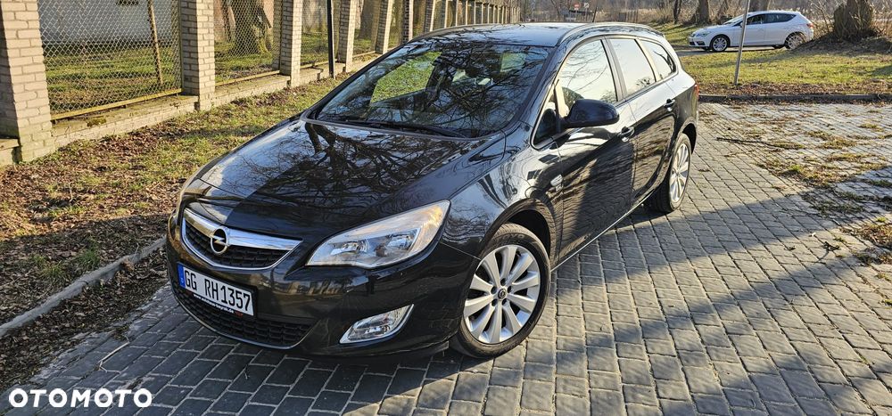 Opel Astra 1.4 Turbo 150 Jahre - 9