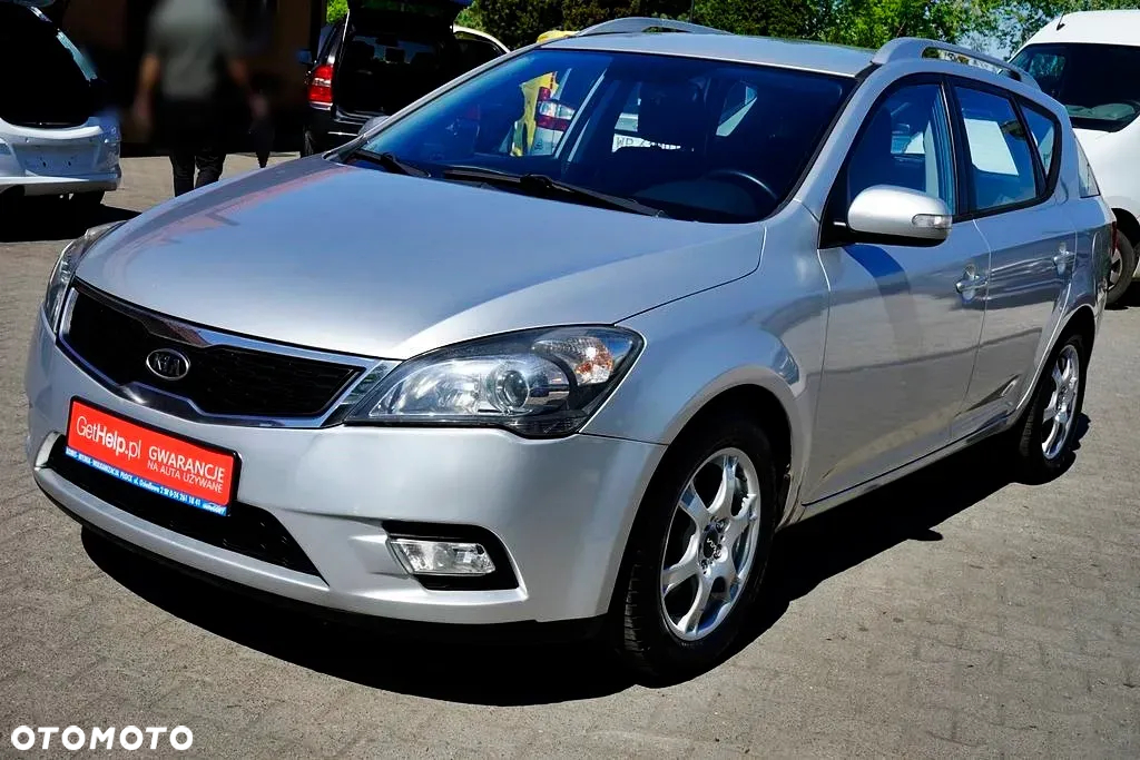 Kia Ceed - 9