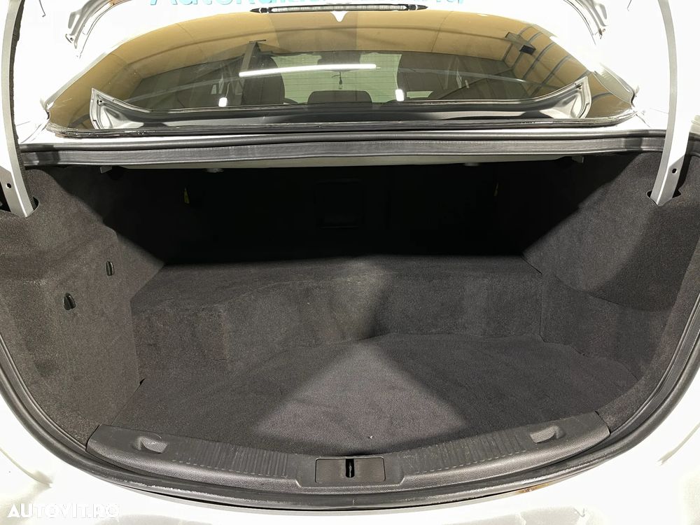 Ford Mondeo 2.0 HEV Titanium - 12