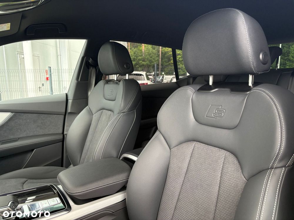 Audi Q8 - 10
