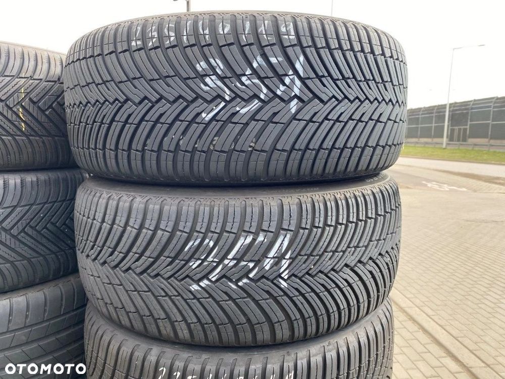 235/40/19 Pirelli AllSeason_6mm_2szt_(351) - 2