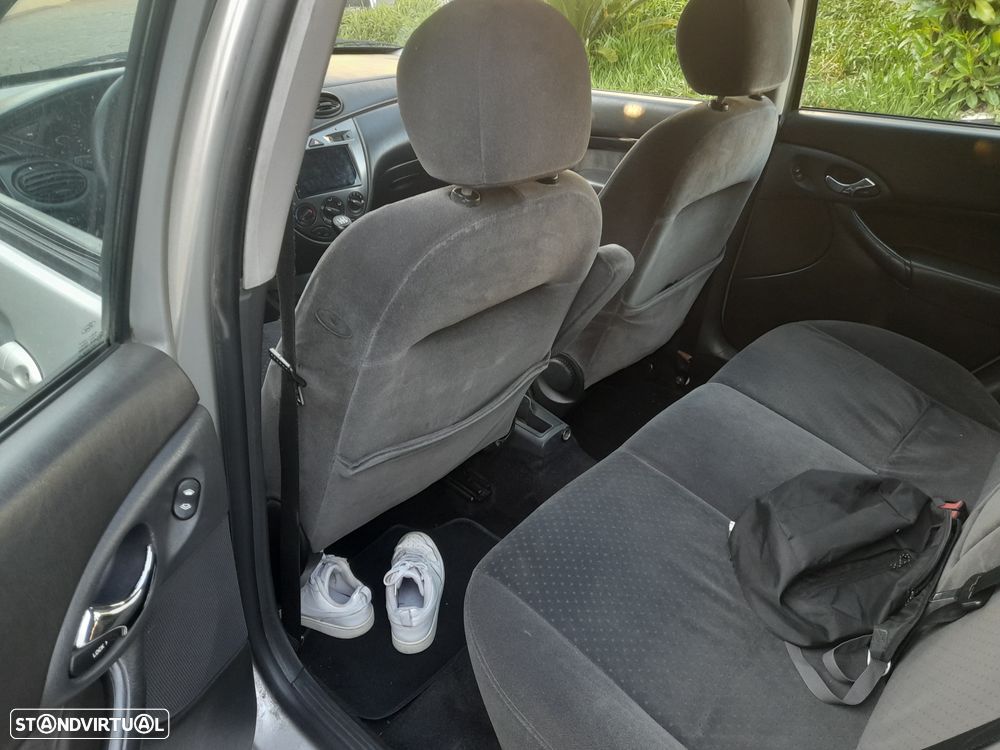 Ford Focus 1.8 TDCi Ghia - 3