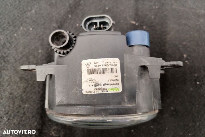 Grila proiector dreapta 8200074008 89202503	 8200074008 89202503 Rena - 5