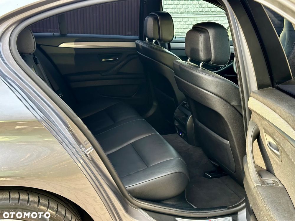 BMW Seria 5 530d Sport-Aut Modern Line - 25
