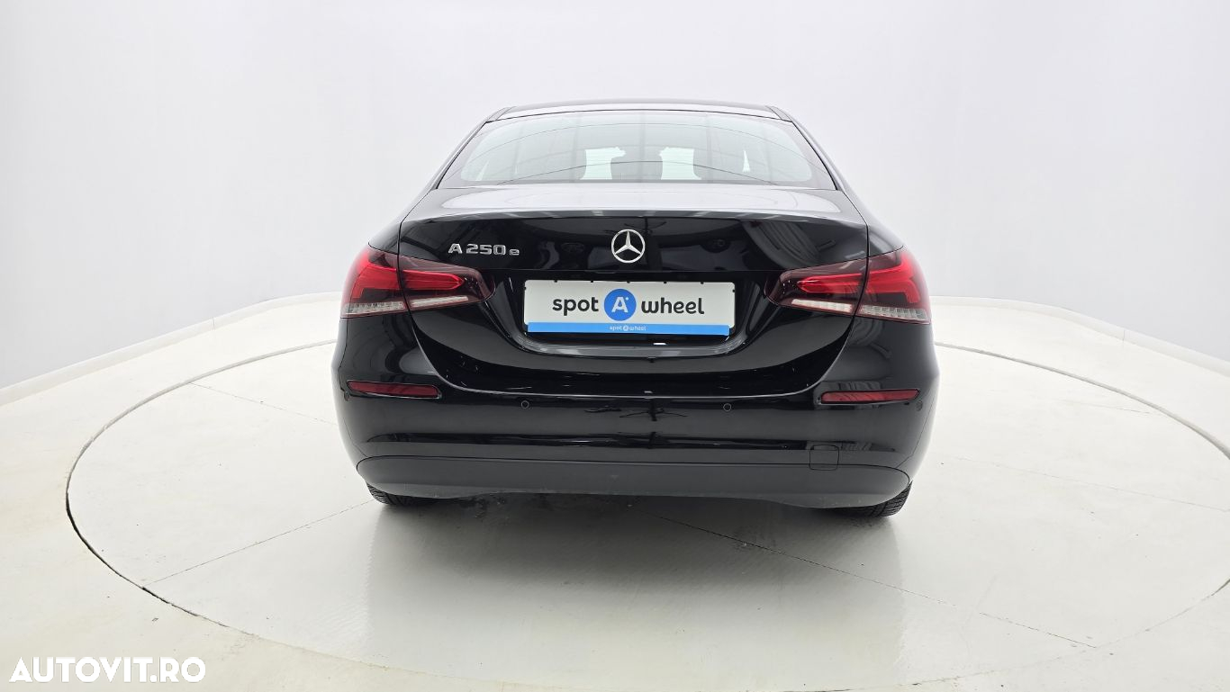 Mercedes-Benz A - 7
