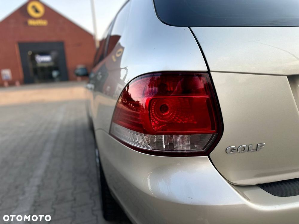 Volkswagen Golf 1.6 TDI DPF MATCH - 9