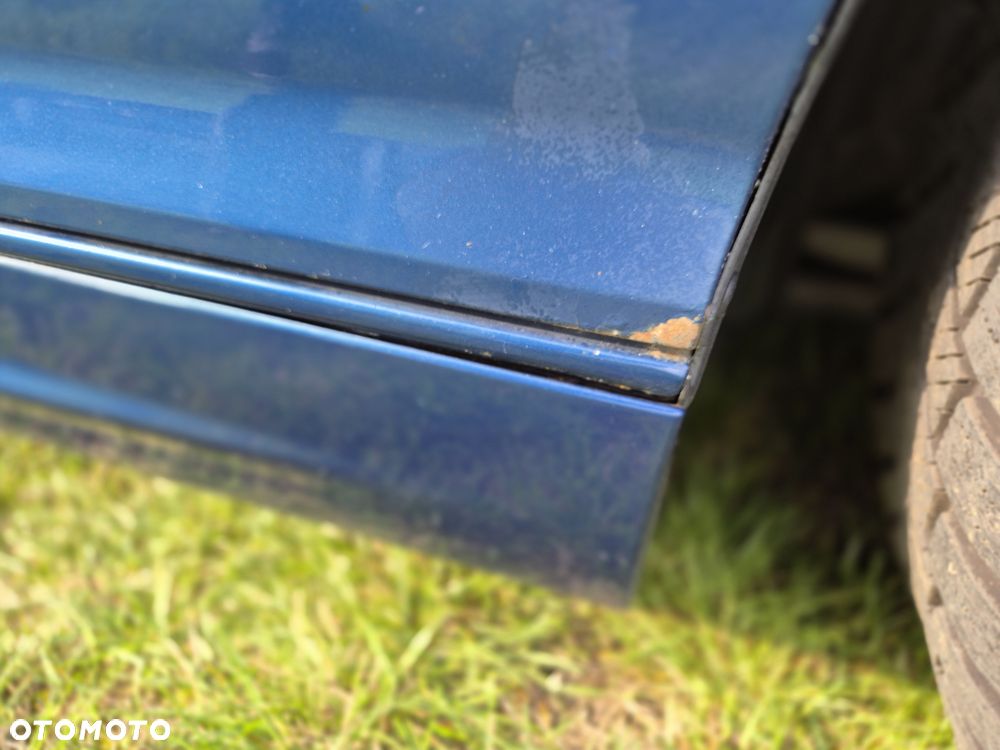 BMW Seria 3 320i Touring - 36