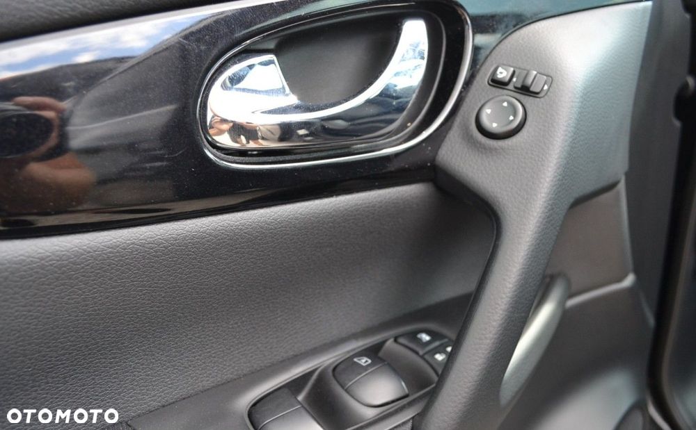 Nissan Qashqai 1.6 dCi Xtronic TEKNA+ - 31