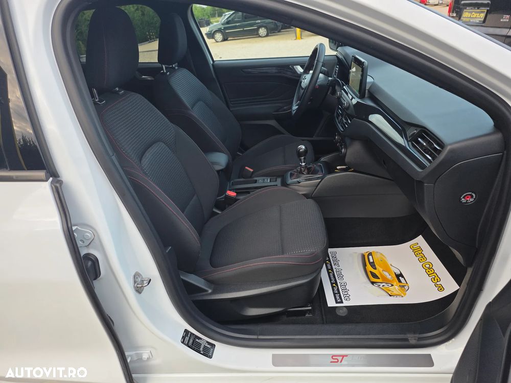 Ford Focus - 12