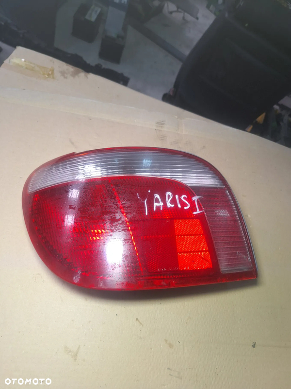 lampa lewy tył TOYOTA YARIS I