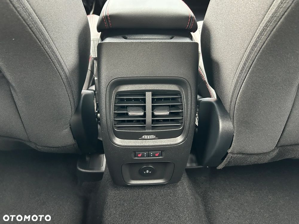 Ford Kuga 1.5 EcoBoost FWD ST-Line - 12