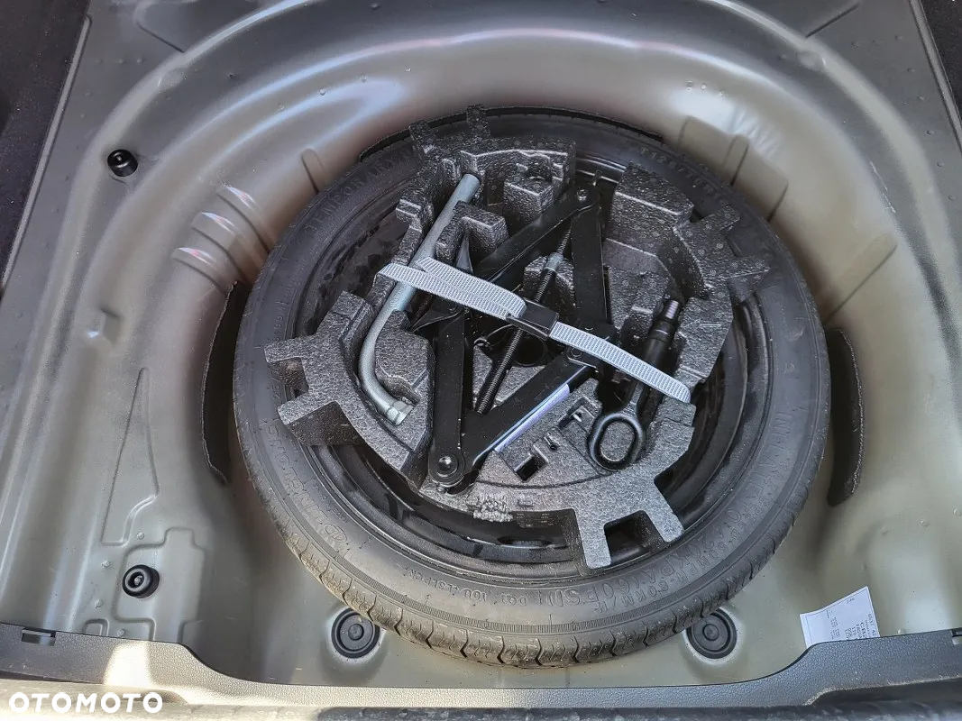 Volkswagen Passat - 16